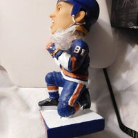New York ISLANDERS NHL JOHN TAVARES BOBBLEHEAD 2015-2016 Inaugural Season - Picture 6 of 9